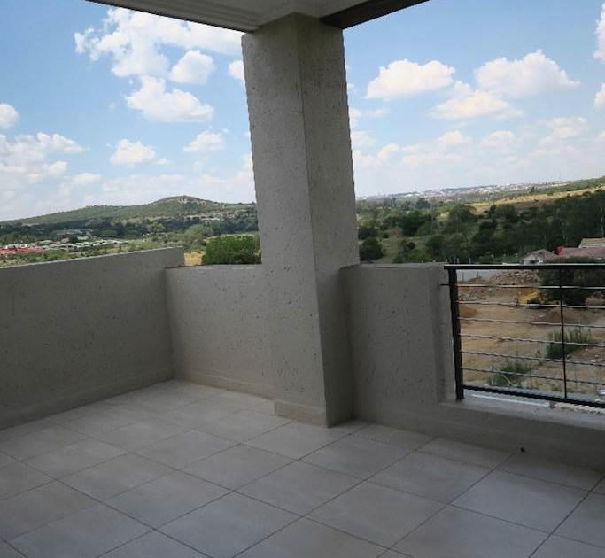 Flat-Apartment To Rent in Lonehill, Gauteng