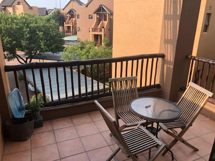 Flat-Apartment For Sale in Lonehill, Gauteng